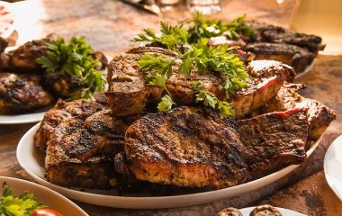 Медики назвали самое вредное мясо для женщин: повышает риск проблем с сердцем