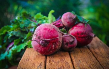 Медики назвали продукты, которые способны выводить токсины из организма
