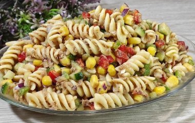 Рецепт смачного салату з макаронами