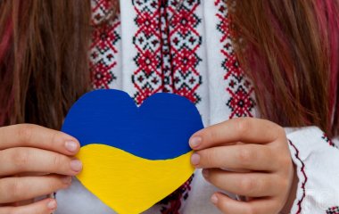 Національний день молитви 2025 року: привітання в прозі, листівки до нового свята