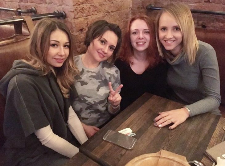 Муж оставил экс-солистку «Ранеток» с больным ребенком на руках