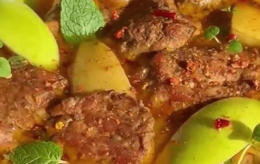 М'ясо тане в роті: рецепт свинини, тушкованої з яблуками