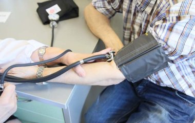 Лікарі назвали способи знизити тиск без ліків
