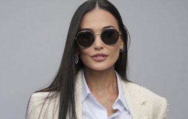 60-летняя Деми Мур в бикини ошеломила результатом от занятий йогой и терапии пиявками