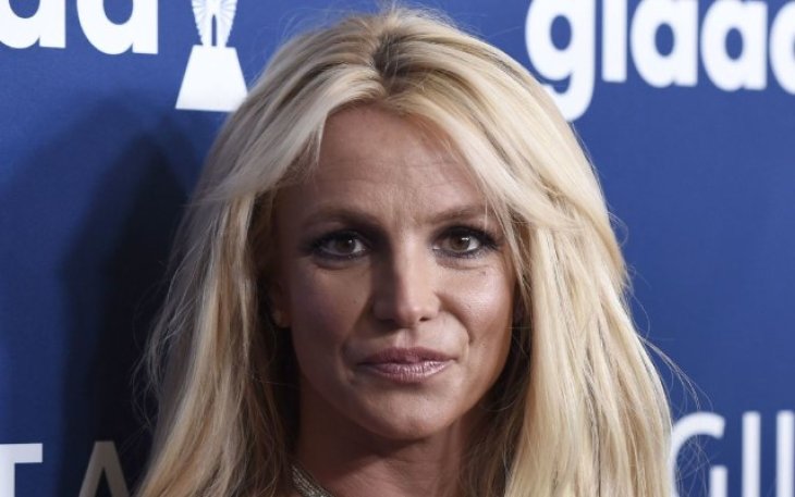 Обнаженная Бритни Спирс после развода ошеломила странными танцами в ванной