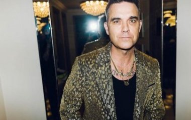 Робби Уильямс стремительно начал лысеть: фото певца