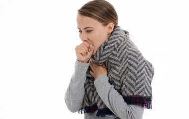 Лікар розповів, чому вранці так хочеться прокашлятися