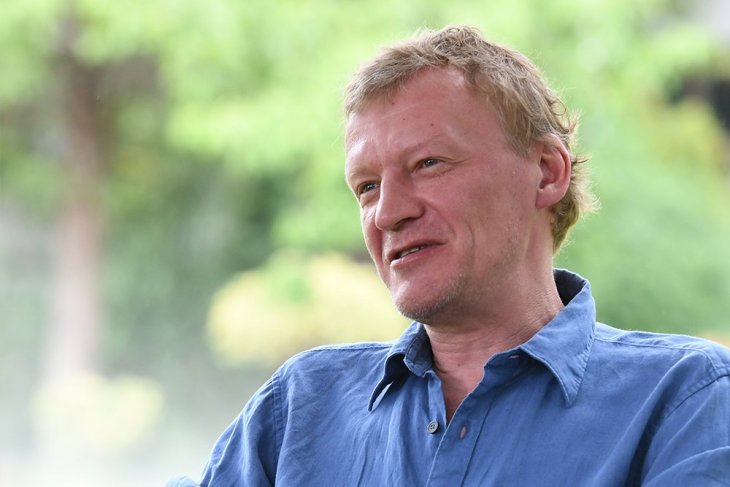 Актер Алексей Серебряков усыновил двоих детей