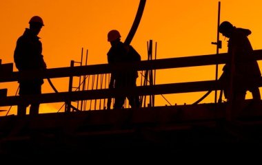 Дешева робоча сила: на ТОТ привозять білоруських будівельників