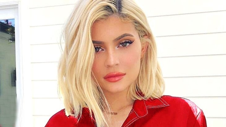 Кайли Дженнер с дочерью Сторми стали гостьями шоу Эллен Дедженерес