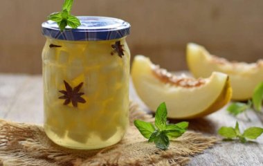 Какие фрукты и овощи лучше морозить на зиму, а какие — консервировать или сушить