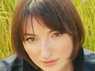 Відома гумористка Анастасія Оруджова замилувала фото з нареченим і як з ним 