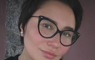 Олена Мозгова оновила стрижку й похизувалася стильним образом на початку року