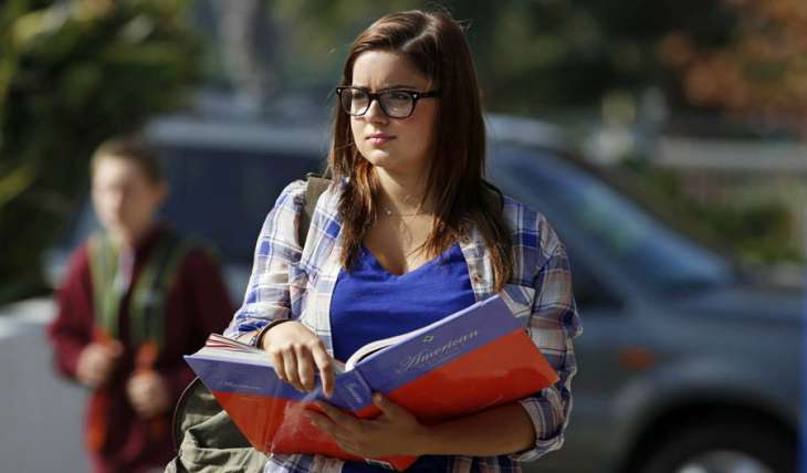 Актриса Ариэль Уинтер похвасталась упругими обнаженными ягодицами