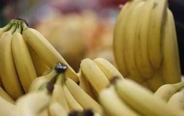 Лікар назвав фрукти та ягоди, що сприяють набору зайвої ваги.