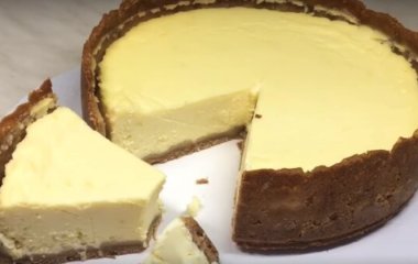 Справится любая хозяйка: как приготовить классический чизкейк из доступных продуктов