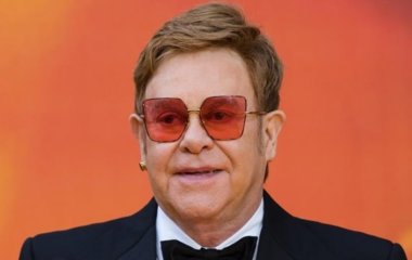 Элтон Джон призвал к помощи Мариуполю