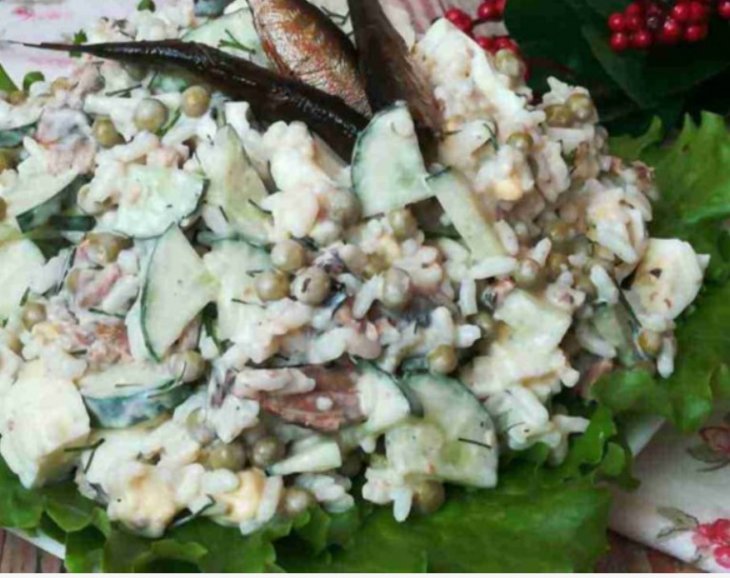 Этот салат со шпротами заменит обед и ужин: суперсытное блюдо (РЕЦЕПТ)