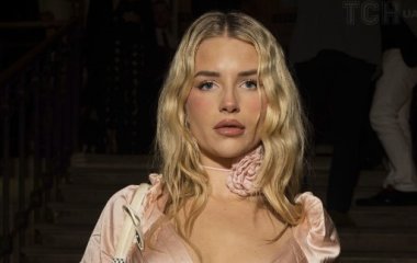 Лотти Мосс сконфузилась на благотворительном вечере