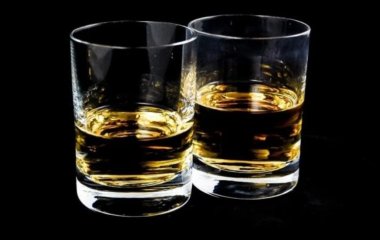 Педіатр пояснив, що робити, якщо дитина випадково випила алкоголь
