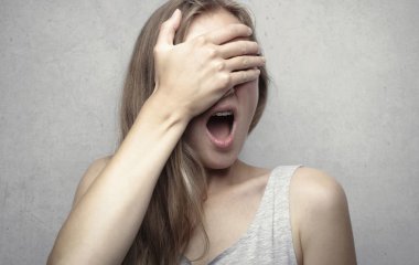 Щоденне відчуття тривоги: симпоми, причини та як з нею боротися
