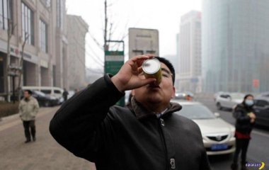 Бизнесмен продает грязный пекинский воздух по $4 за банку