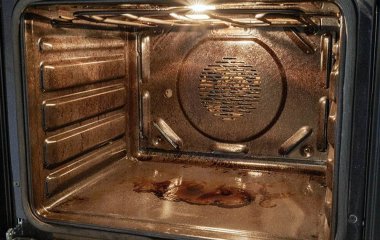 Як почистити духовку від жиру, як помити її всередині