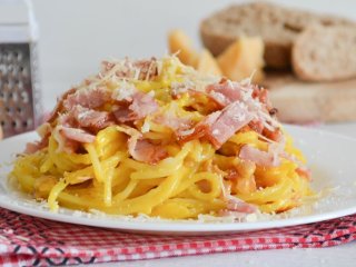 Как приготовить пасту карбонара с курицей: блюдо за 15 минут