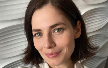 Юлия Снигирь надела стильный костюм и показала, что такое женственность
