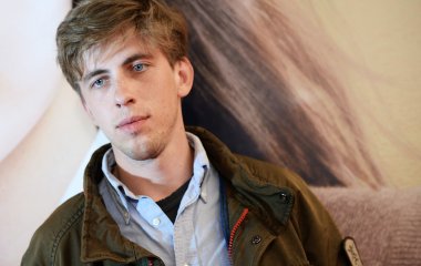 Проломленные скулы и выбитая кость: актера Паля обвинили в жестоком избиении