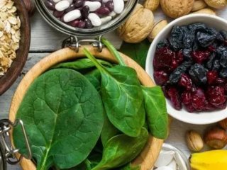 В яких продуктах найбільше магнію: їмо їх щодня, щоб краще спати і не лише