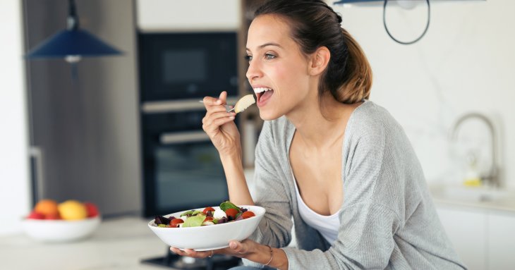 Худшая пищевая привычка, ускоряющая потерю костной массы: диетолог объяснил