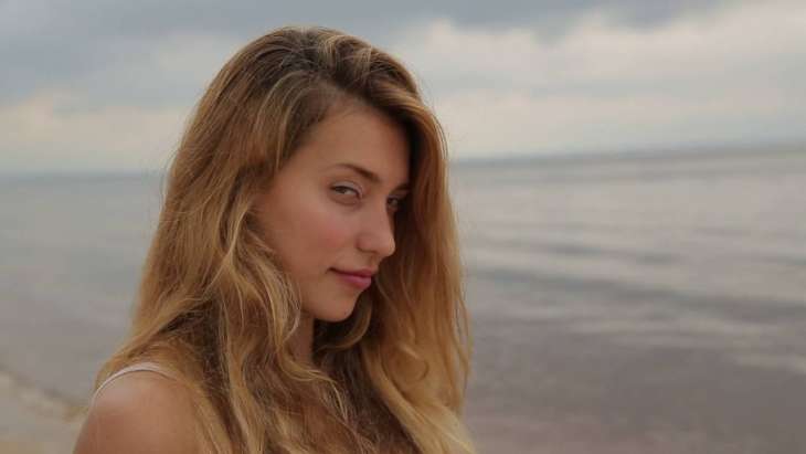 Регина Тодоренко в купальнике раскрыла секрет гладкой кожи