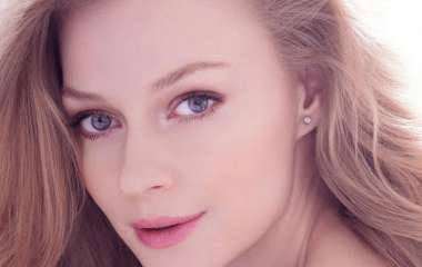 Светлана Ходченкова продемонстрировала эффектное платье в Каннах