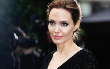 Анджелина Джоли с детьми вернулась в Лос-Анджелес на частном самолете
