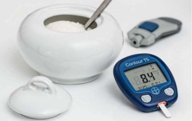 Медики рассказали о пяти «необычных» признаках повышенного сахара в крови