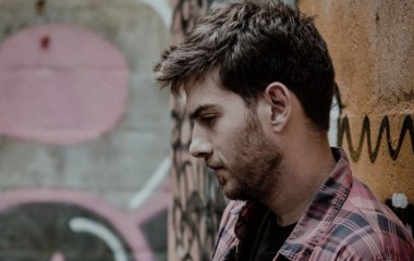 Что делают мужчины при расставании, согласно их знаку Зодиака