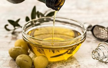 Вісім причин випивати ложку оливкової олії натще