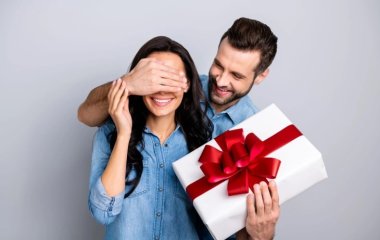 Языки любви: почему для кого-то важен подарок, а для кого-то — вымытая посуда