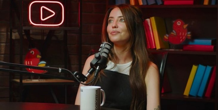 Дорофеева честно ответила, исполняет ли песни на русском языке за границей