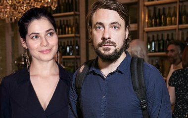 Юлия Снигирь и Евгений Цыганов вышли в свет с шестью детьми актера