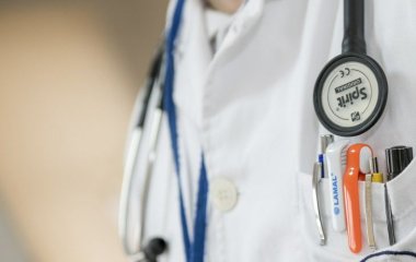 Врачи назвали вид рака, который можно определить по голосу: 
