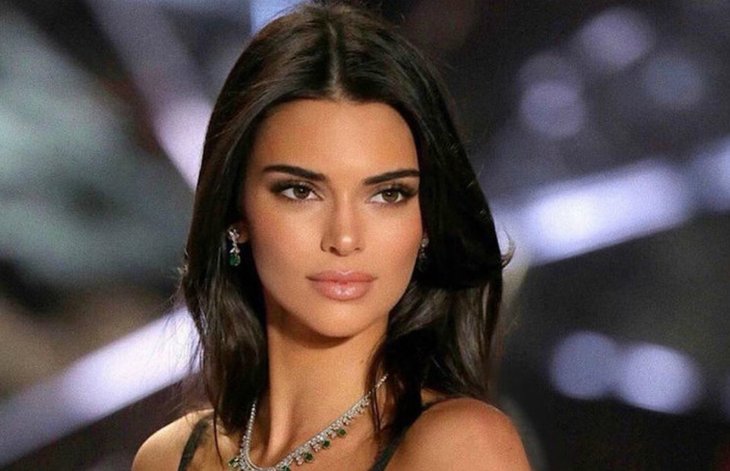 Кендалл Дженнер показала промежность