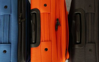 Що насправді відбувається із загубленими валізами в аеропортах — розслідування The Guardian