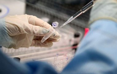Імунолог заявив про швидке завершення пандемії через властивості штаму «Омікрон»
