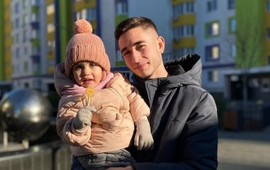 Роман Сасанчин показався з донечкою від ексдружини і ніжно привітав її з 4-річчям