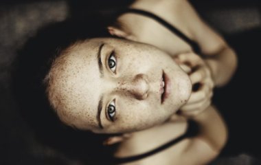 6 особенностей поведения женщины, которая ужасно боится, что от нее уйдет муж