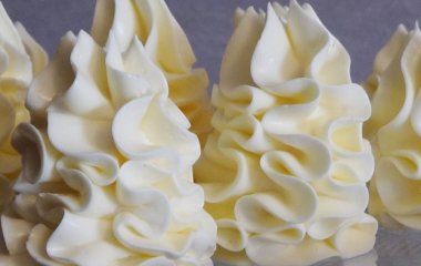 5 простых и вкусных кремов для выпечки и тортов