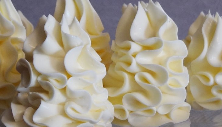 5 простых и вкусных кремов для выпечки и тортов