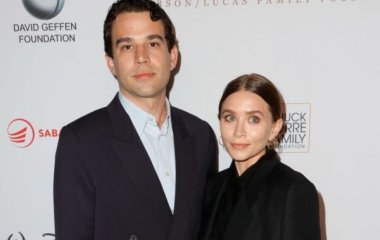 Впервые: Эшли Олсен с бойфрендом вышла в свет, посетив вечеринку Young Eisner Scholars